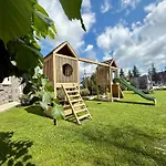 Novobilski - Pod Stokiem Kotelnica, Obok Termy Bania Bed & Breakfast 3*