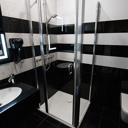 فندق مبيت وإفطار Novobilski Przy Termie Bania I Kotelnicy - Sauna, Jacuzzi, Restauracja, Pokoj Zabaw, Wypozyczalnia Rowerow E-Bike 3*