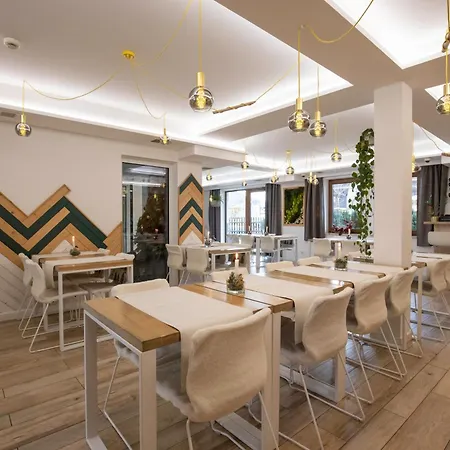 Novobilski Przy Termie Bania I Kotelnicy - Sauna, Jacuzzi, Restauracja, Pokoj Zabaw, Wypozyczalnia Rowerow E-Bike 3*