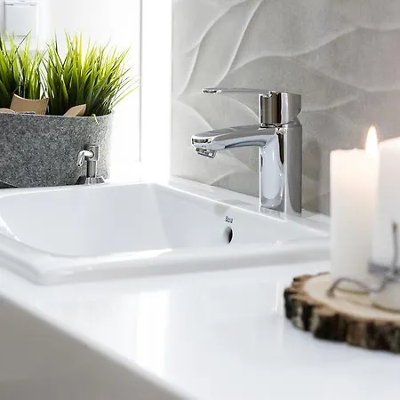 فندق مبيت وإفطار Novobilski Przy Termie Bania I Kotelnicy - Sauna, Jacuzzi, Restauracja, Pokoj Zabaw, Wypozyczalnia Rowerow E-Bike